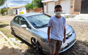 Pedrossegundense de 15 anos ganha carro e iPhone 11 em sorteio realizado por Youtuber
