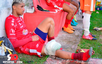 4 de Julho perde Erivan para semifinal contra Fluminense-PI, e lesão no joelho faz atacante chorar
