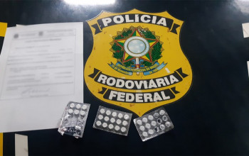 Em menos de 48 horas PRF apreende 70 comprimidos de anfetaminas em Floriano e Piripiri