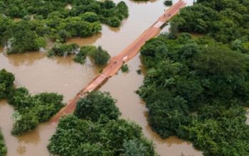 Comunidades de Brasileira ficam ilhadas mesmo após construção de ponte de quase  300 mil